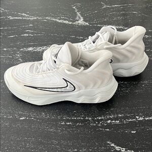 Nike White and Black Men's Basketball Sneakers